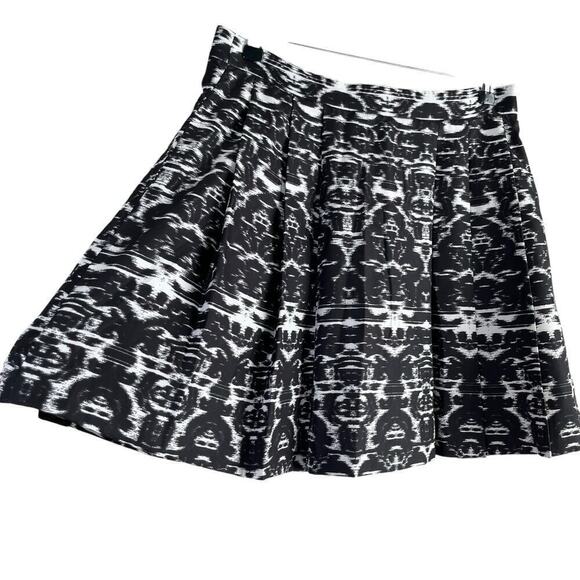 J.Crew Blurred Ikat Pleated Mini Skirt in Black White‎ Zipper Back, Size 4 - Picture 6 of 12